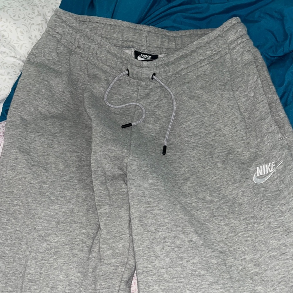 Woman’s Nike sweatpants